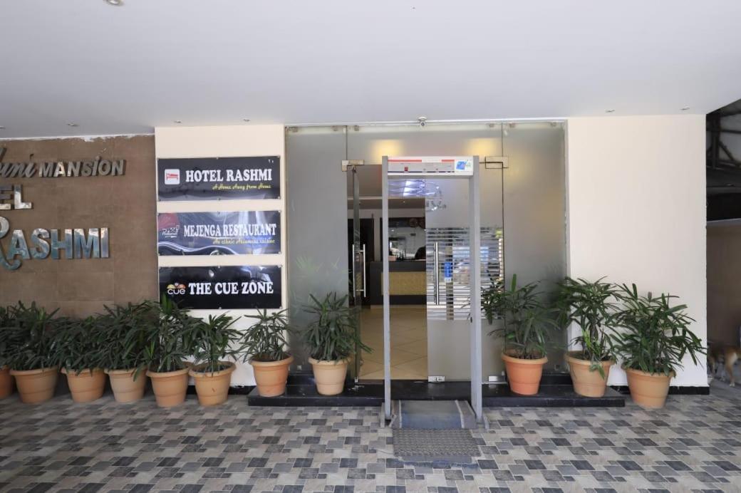 Hotel Rashmi Guwahati Buitenkant foto