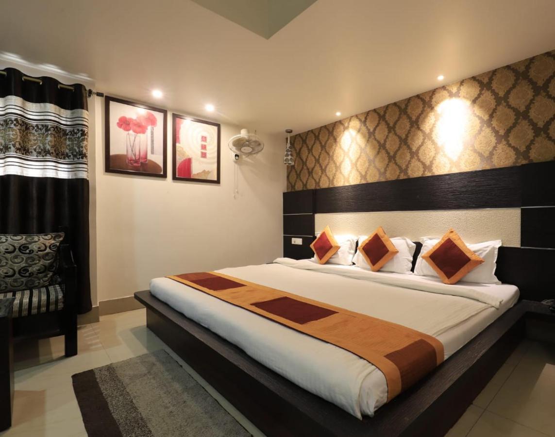 Hotel Rashmi Guwahati Buitenkant foto